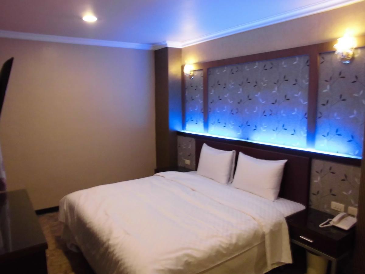 Hotel 欣悅商務旅店 Toufen Zewnętrze zdjęcie