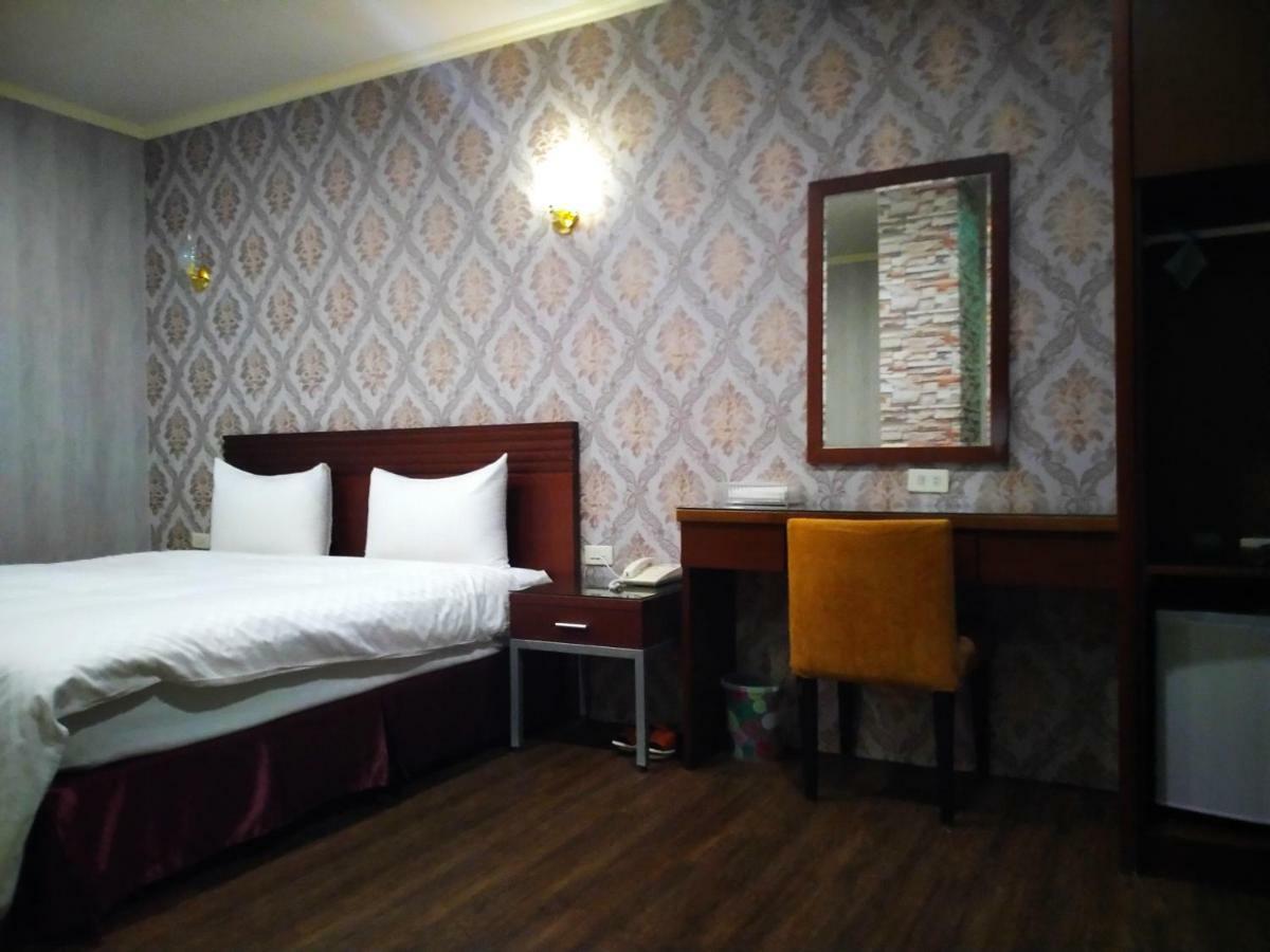 Hotel 欣悅商務旅店 Toufen Zewnętrze zdjęcie